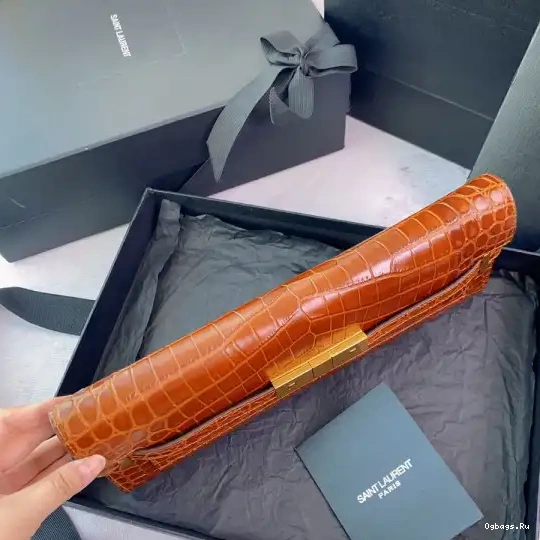 CROCODILE-EMBOSSED LEATHER CLUTCH YSL IN MANHATTAN 0613